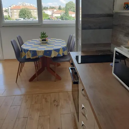 Port View Marina Appartement *