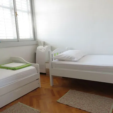Port View Marina Appartement *